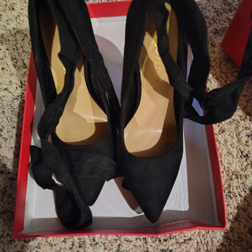 Black Wilda Pumps